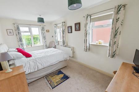 3 bedroom Semi-detached house for sale in Plover Road, Essendine, PE9