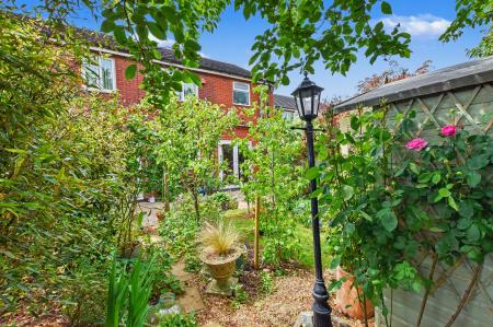 3 bedroom Semi-detached house for sale in Plover Road, Essendine, PE9