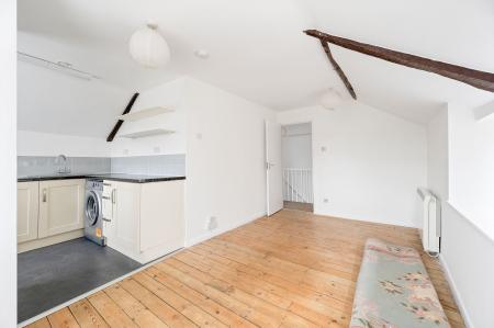 2 bedroom Flat to let in 33 West Street, PE8