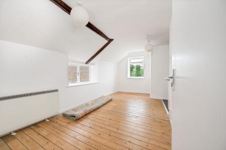 2 bedroom Flat to let in 33 West Street, PE8