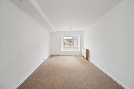 2 bedroom Flat to let in 33 West Street, PE8