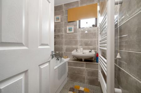 3 bedroom End of terrace house for sale in Andrew Road, Stamford, PE9