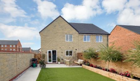 3 bedroom Semi-detached house for sale in Sovereign Way, Stamford, PE9