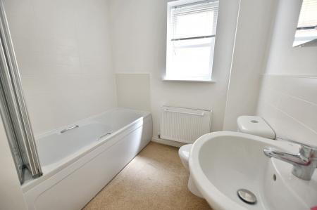 4 bedroom Detached house to let in Banks Crescent, Stamford, PE9