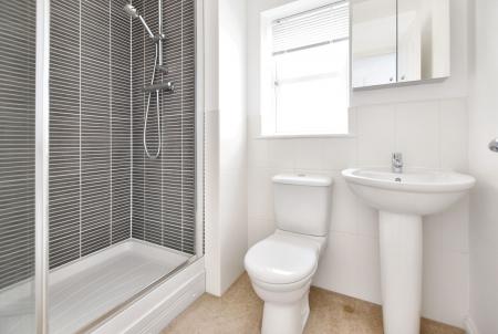 4 bedroom Detached house to let in Banks Crescent, Stamford, PE9