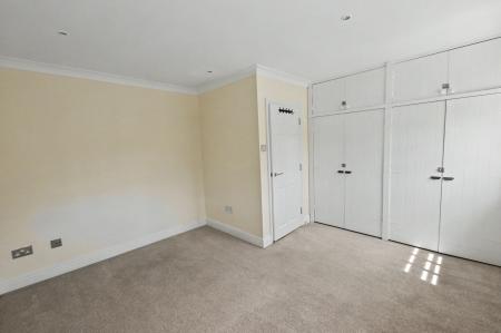 4 bedroom Terraced House for sale in Blackfriars Street, Stamford, PE9