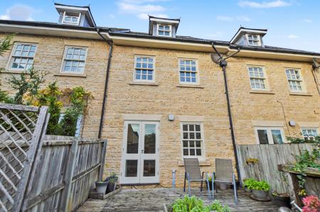 4 bedroom Terraced House for sale in Blackfriars Street, Stamford, PE9