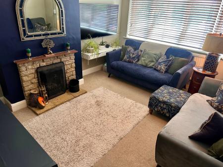3 bedroom Semi-detached house for sale in Drift Gardens, Stamford, PE9