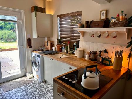 3 bedroom Semi-detached house for sale in Drift Gardens, Stamford, PE9