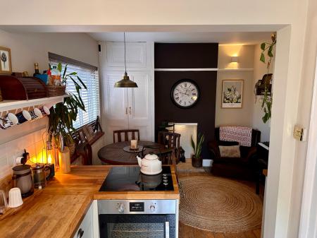 3 bedroom Semi-detached house for sale in Drift Gardens, Stamford, PE9