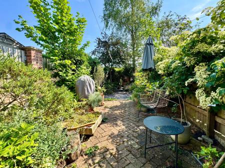 3 bedroom Terraced House for sale in Rock Road, Oundle, PE8