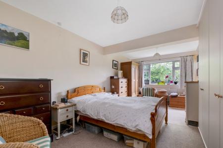3 bedroom Detached bungalow for sale in Cambridge Road, Stamford, PE9