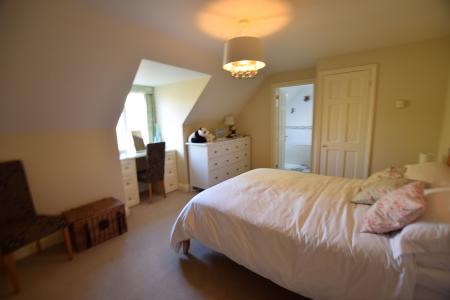 4 bedroom Detached house to let in Essendine Road, Ryhall, PE9