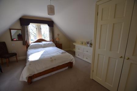 4 bedroom Detached house to let in Essendine Road, Ryhall, PE9