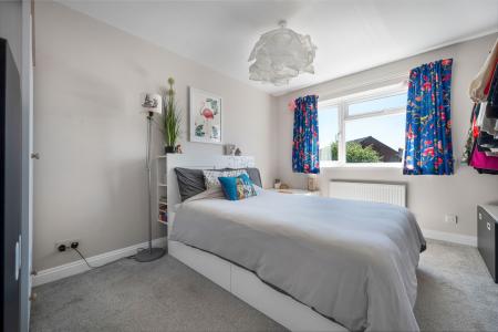 4 bedroom Semi-detached house for sale in Oak Road, Stamford, PE9