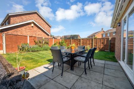 4 bedroom Semi-detached house for sale in Oak Road, Stamford, PE9