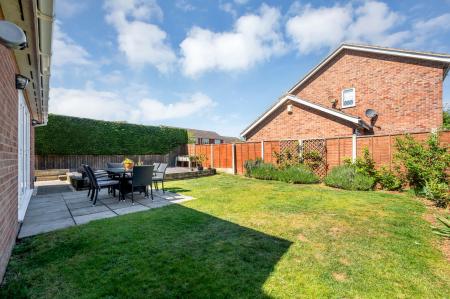 4 bedroom Semi-detached house for sale in Oak Road, Stamford, PE9