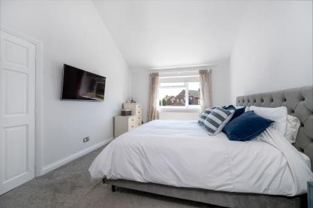 4 bedroom Semi-detached house for sale in Oak Road, Stamford, PE9