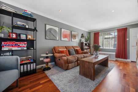 4 bedroom Semi-detached house for sale in Oak Road, Stamford, PE9
