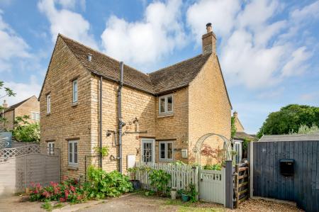 Bell Yard, Collyweston, PE9
