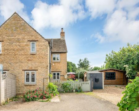 1 bedroom Cottage for sale in Bell Yard, Collyweston, PE9