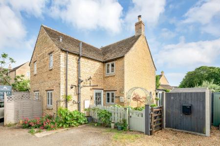 Bell Yard, Collyweston, PE9