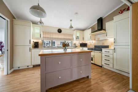 2 bedroom Lodge for sale in Yarwell Mill, Yarwell, PE8