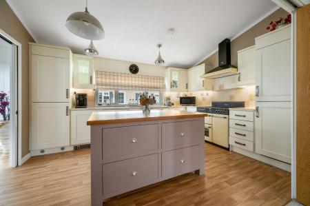 2 bedroom Lodge for sale in Yarwell Mill, Yarwell, PE8