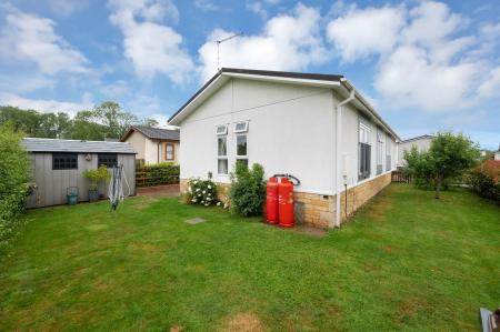 2 bedroom Lodge for sale in Yarwell Mill, Yarwell, PE8