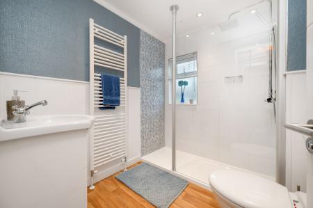 2 bedroom Lodge for sale in Yarwell Mill, Yarwell, PE8