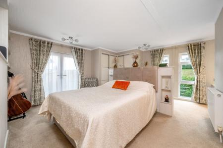 2 bedroom Lodge for sale in Yarwell Mill, Yarwell, PE8