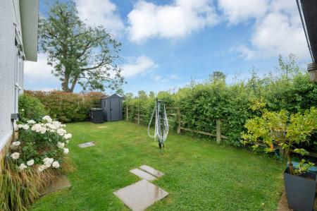 2 bedroom Lodge for sale in Yarwell Mill, Yarwell, PE8