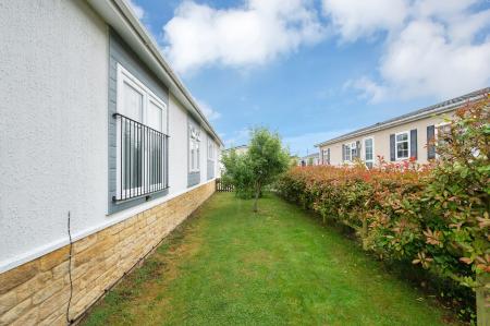 2 bedroom Lodge for sale in Yarwell Mill, Yarwell, PE8