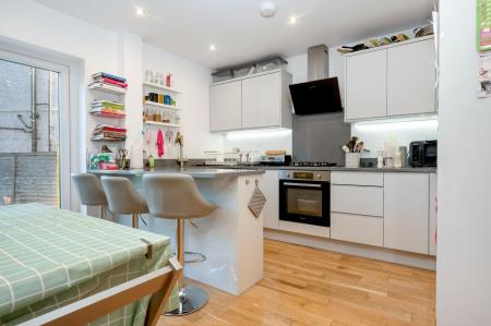 3 bedroom End of terrace house for sale in Radcliffe Road, Stamford, PE9