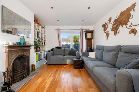 3 bedroom End of terrace house for sale in Radcliffe Road, Stamford, PE9