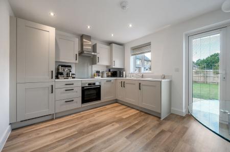 2 bedroom Semi-detached house for sale in Sovereign Way, Stamford, PE9
