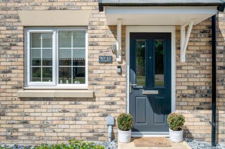 2 bedroom Semi-detached house for sale in Sovereign Way, Stamford, PE9