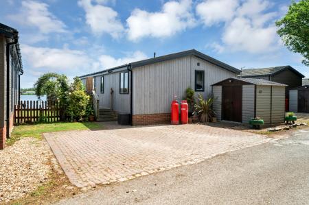 2 bedroom Lodge for sale in Barholm Road, Tallington, PE9