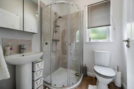 2 bedroom Lodge for sale in Barholm Road, Tallington, PE9