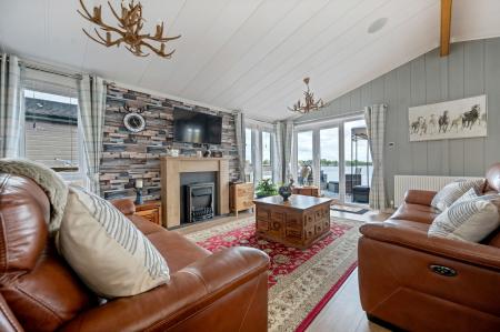 2 bedroom Lodge for sale in Barholm Road, Tallington, PE9