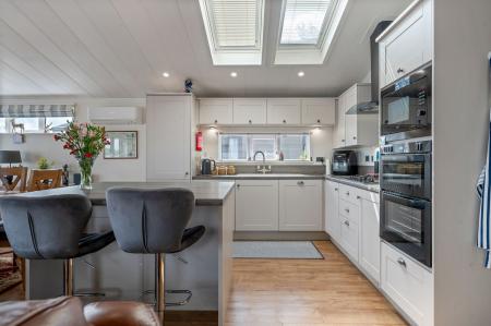 2 bedroom Lodge for sale in Barholm Road, Tallington, PE9