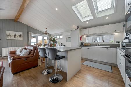 2 bedroom Lodge for sale in Barholm Road, Tallington, PE9