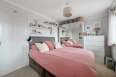 3 bedroom Semi-detached house for sale in Dunlin Road, Essendine, PE9