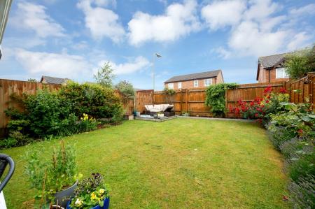3 bedroom Semi-detached house for sale in Dunlin Road, Essendine, PE9