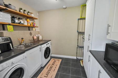 4 bedroom Detached house for sale in Ross Drive, Stamford, PE9