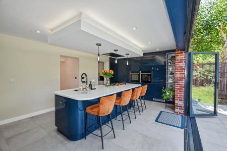 4 bedroom Detached house for sale in Ross Drive, Stamford, PE9