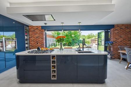 4 bedroom Detached house for sale in Ross Drive, Stamford, PE9