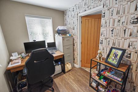 4 bedroom Detached house for sale in Ross Drive, Stamford, PE9