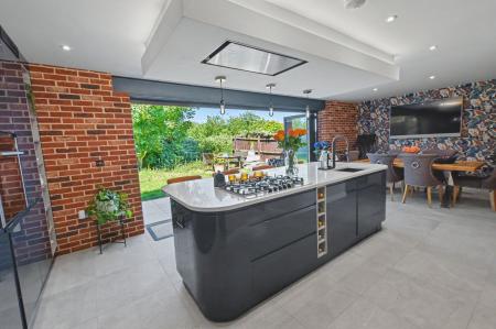 4 bedroom Detached house for sale in Ross Drive, Stamford, PE9