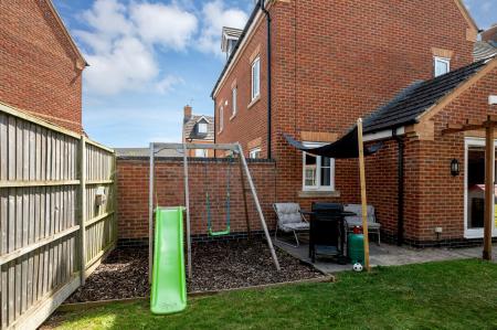 5 bedroom Detached house for sale in Laughton Drive, Stamford